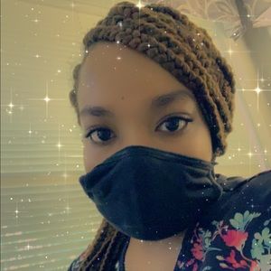 Meet your Posher, Ebony